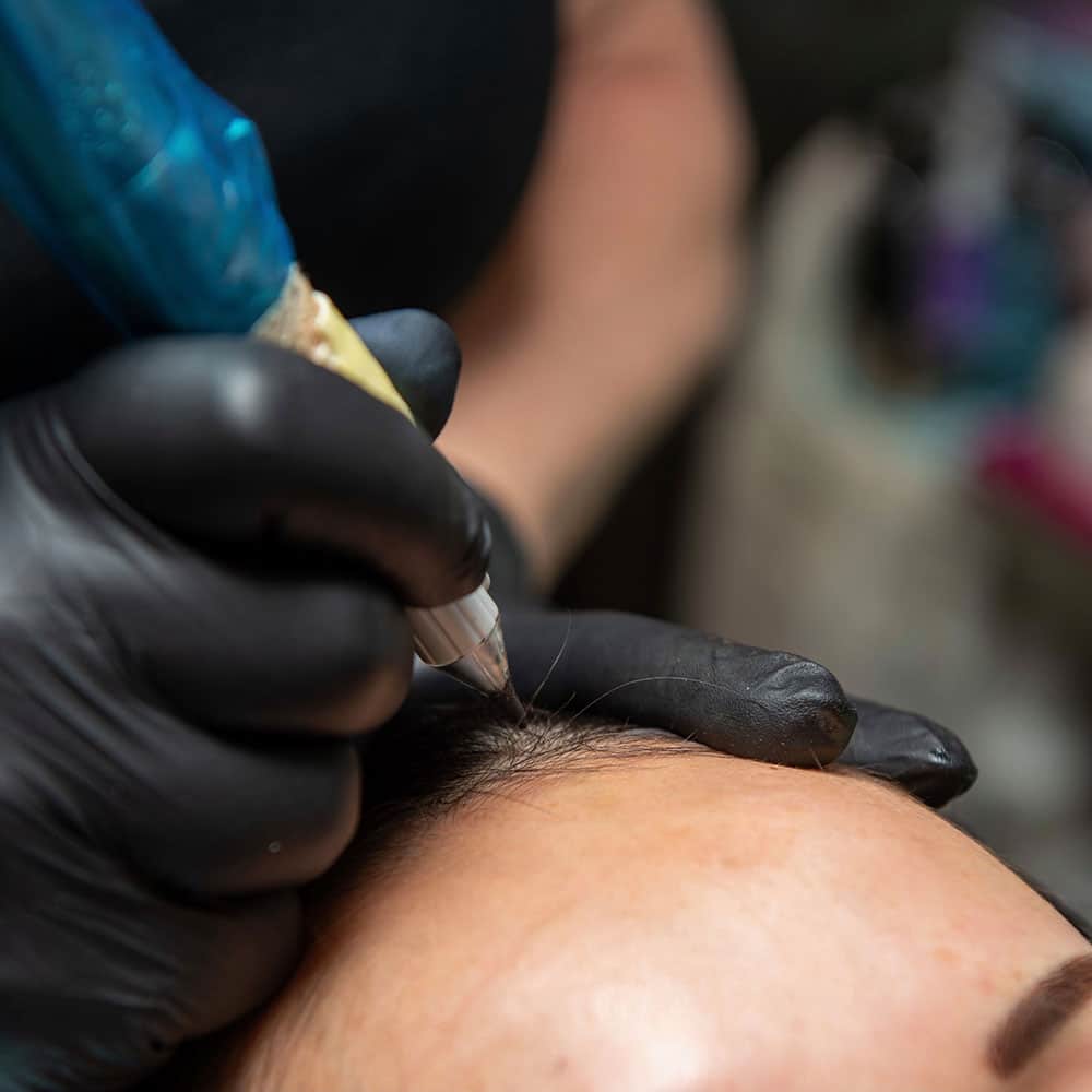 Scalp micropigmentation for women